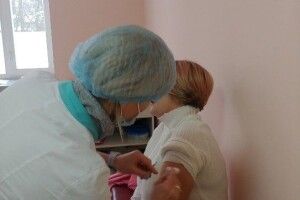 Навіщо працівники Волинського центру контролю та профілактики хвороб моніторять центри вакцинації