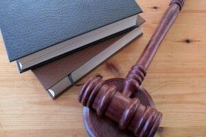 У Харкові суд дозволив вулицю Жукова, а у Києві – скасував проспекти Бандери та Шухевича!