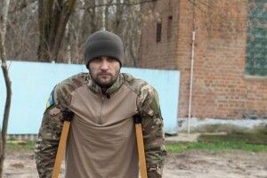 «Годували раз на день, тикали пальцем у рани». Військовий розповів про понад 100 днів у російському полоні
