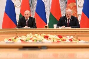 Лукашенко попросив путіна розмістити в білорусі «Орєшнік»