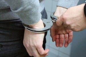 Волинянин пограбував магазин і викрав автівку: його судили