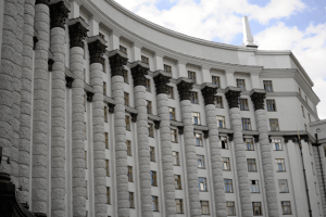 Хто може отримати «карантинні» 8 тисяч: перелік