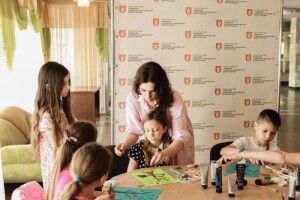 Для діток із волинських родин загиблих в АТО організували майстер-клас з живопису