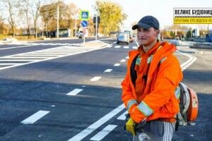 Показали, як завершують ремонт важливої дороги на Ковельщині (Відео)