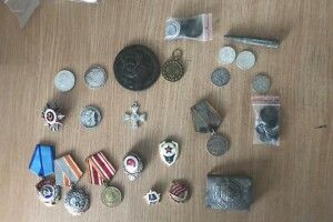 Волинські митники не дозволили вивезти з України історичні  цінності