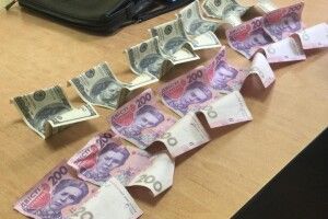 Взяла хабар за здачу іспитів – суд визнав винною викладачку рівненського вишу