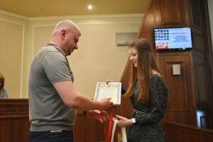 У Луцьку нагородили юних інтелектуалів та їх наставників