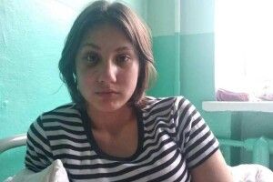 Дівчата-підлітки жорстоко розправились зі своєю ровесницею: дві години били, катували, а потім відрізали волосся