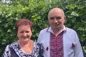 Волинський посадовець зняв кліп для своїх батьків: мама плакала... (Відео)