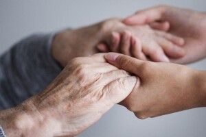 В Івано-Франківську людям у скруті запропронували скористатися білою шматиною