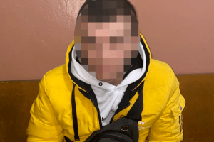 Вітчим по-звірячому побив 7-річну дитину: зламав череп та щелепу 