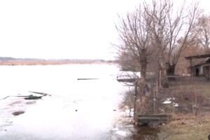 Підтоплює: на Волині вода вже підходить до людських садиб (Відео)