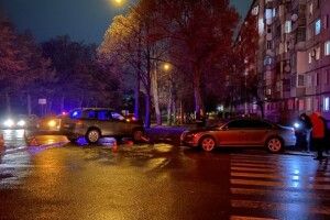 Біля «зебри» у Рівному сталася аварія (Фото)