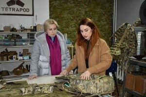Ірина Верещук відвідала на Волині швейних цех переселенки з Маріуполя (Фото)