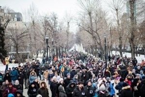 Путін забарикадувався в Кремлі: росіяни вийшли з протестом на «Марш материнського гніву»
