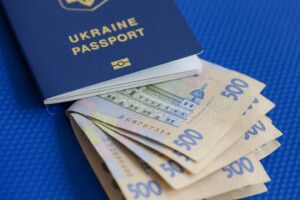 Альфонс на 100 тисяч: мешканець Львівщини таємно оформляв кредити на кохану