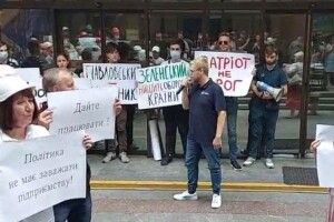 Депутати «Європейської Солідарності» вимагають припинити судилище над генералом Павловським