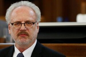Президент Латвії взявся захищати рідну мову від засилля російської
