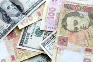 Курс валют: долар рвонув угору, зате євро скинуло кілька копійок