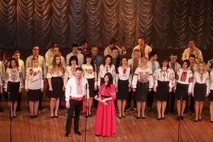 І директор НВК № 9 на сцені демонстрував свій талант (Фото)