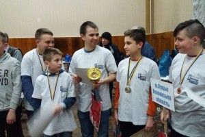 Волинські школярі отримали великі досягнення з маленькими машинками