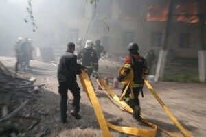 Ворог поцілив у будівлю дитсадака у Сумах