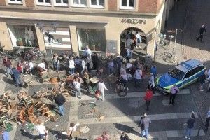У Німеччині мікроавтобус в’їхав у натовп людей, є загиблі й поранені 