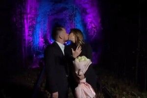 Підсвітив «Тунель кохання»: на Рівненщині чоловік неординарно освідчився коханій (Відео)