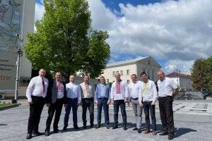 Відомі волиняни сьогодні вбралися у вишиванки (Фото)