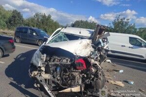 Водієві стало зле за кермом: на Волині зіткнулися Citroen і вантажівка