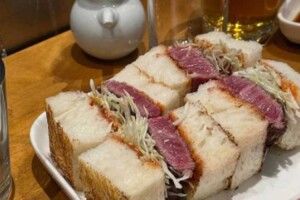 Ресторан у Києві пропонує сендвіч за дві тисячі гривень