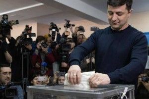 Зеленський заявив, що не буде ні з ким об'єднуватися