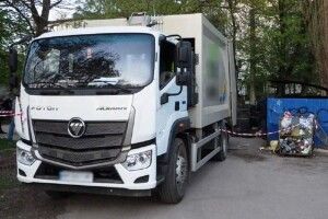 У Житомирі під пресом сміттєвоза загинув чоловік, який заснув у смітнику