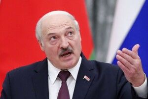 «Потрібно роздягатися»: лукашенко знайшов «геніальний» вихід зі світової кризи