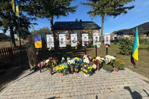 У волинському селі відкрили Алею Пам'яті та Слави 