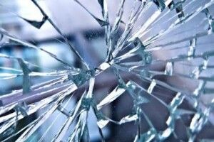 Грабіжники в масках напали на дівчину і відібрали мільйон
