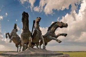 Важка декомунізація: скандал навколо тачанки у Каховці вийшов на фінішну пряму