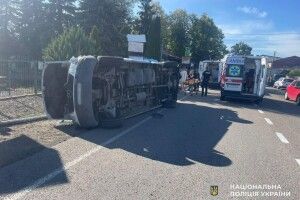 На Закарпатті перекинувся рейсовий автобус із пасажирами