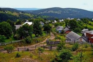 Не доїздить швидка і пожежна. Як без газу та в бездоріжжі живуть високогірні села. ВІДЕО