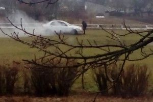 Нелюди перетворили футбольне поле на шкільному стадіоні в автодром (Фото)