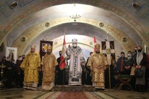На всіх святих землі Волинської митрополитові Михаїлу в Луцьку співслужили ще три архієреї (Фото)