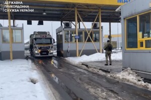 За минулу добу через пункт пропуску «Ягодин» виїхало 248 вантажівок (Відео)