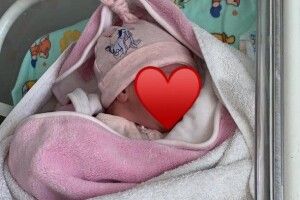 Дружина українського футболіста народила дівчинку під обстрілами російських військ (Фото)