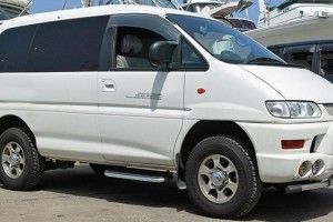 Волинські митники на посту Ягодин вилучили у спритника, який намагався ввезти вантажний автомобіль як легковий 