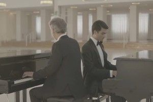 Андреа Бочеллі вперше заспівав у дуеті з 20-річним сином Маттео (Відео)