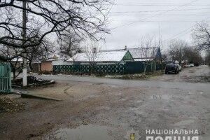 У Бердянську чоловік віз на велосипеді труп товариша, його зняли вуличні камери