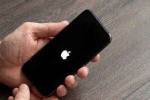 На Волині судили військовослужбовця за крадіжку iPhone у кафе