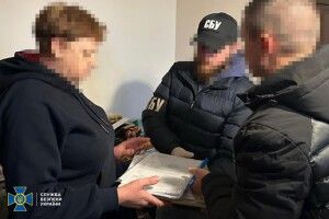 Загрожує до 12 років тюрми: СБУ запобігла втечі з України ексчиновниці із Херсона