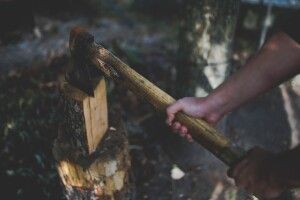 На Львівщині 24-річний хлопець хотів зарубати знайомого