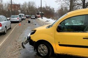 Автоаварія в Луцьку: «Рено» виїхав на зустрічну смугу
